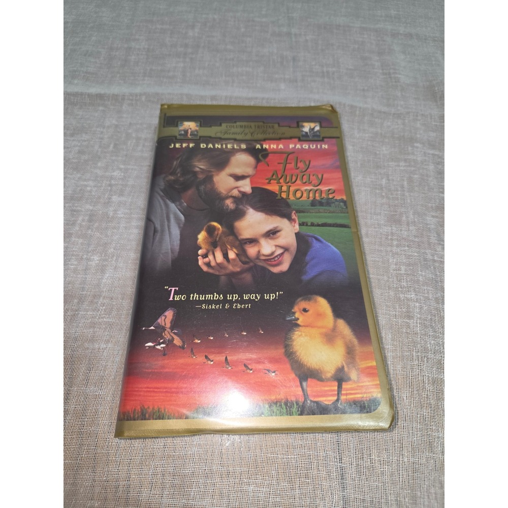 Fly Away Home VHS 1996 Jeff Daniels Anna Paquin Columbia Tristar Clamshell Case